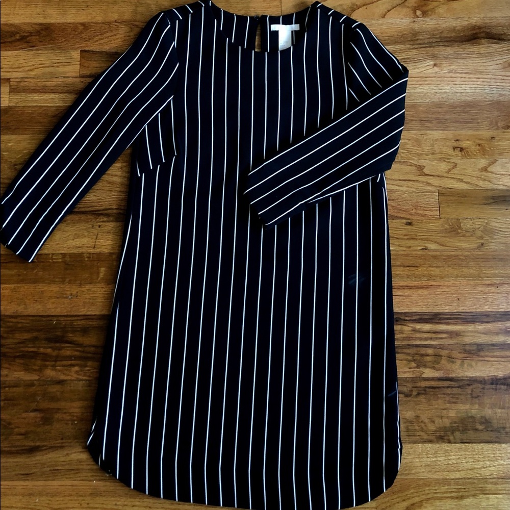H&M Black and white Pin striped mid length dress